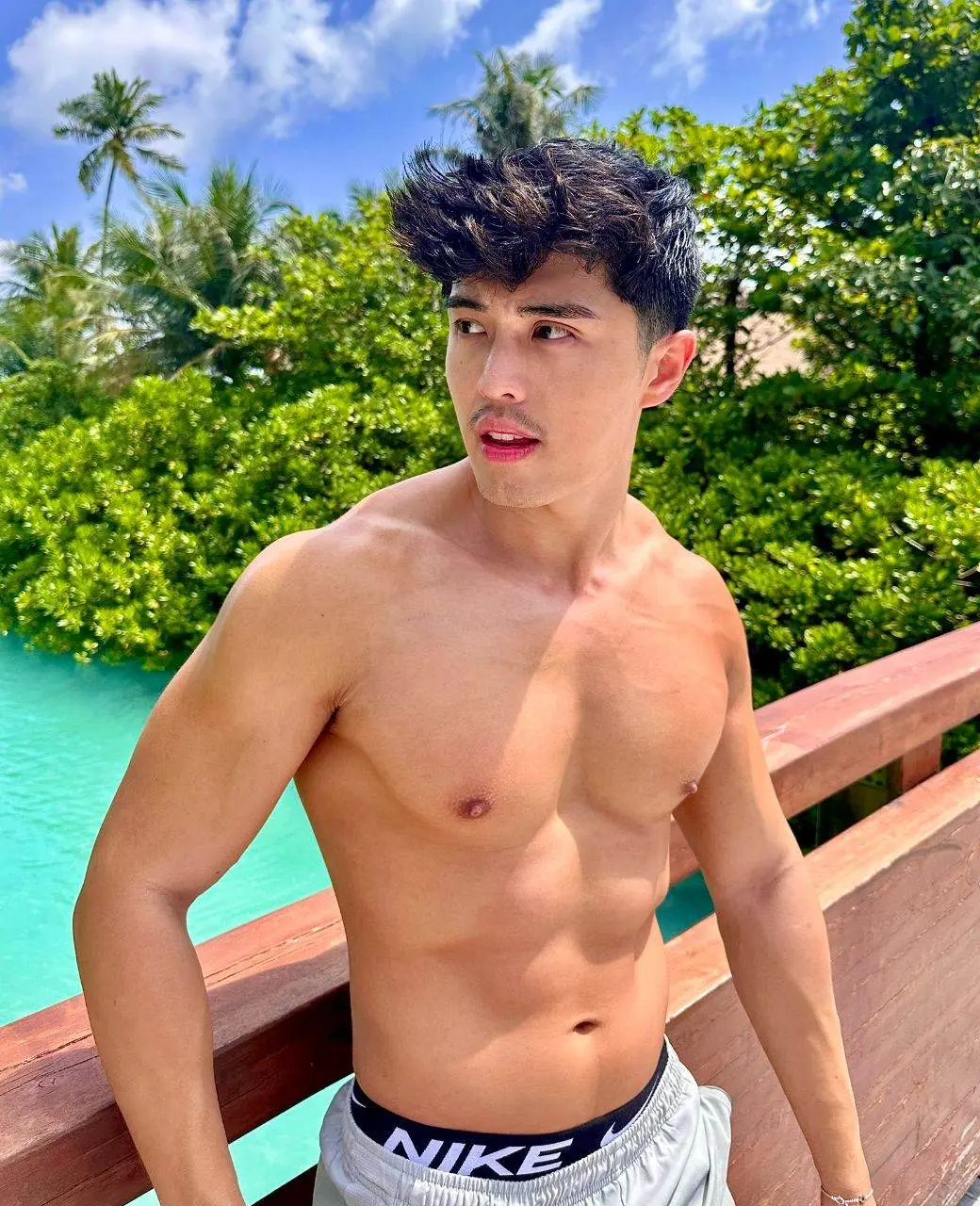 หนุ่มหล่อลูกครึ่ง จีน+อังกฤษ.พระเอก หนังxxx รุกขั้นเทพแบบฟินตาม.