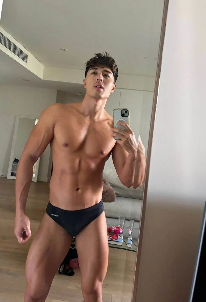 หนุ่มหล่อลูกครึ่ง จีน+อังกฤษ.พระเอก หนังxxx รุกขั้นเทพแบบฟินตาม.