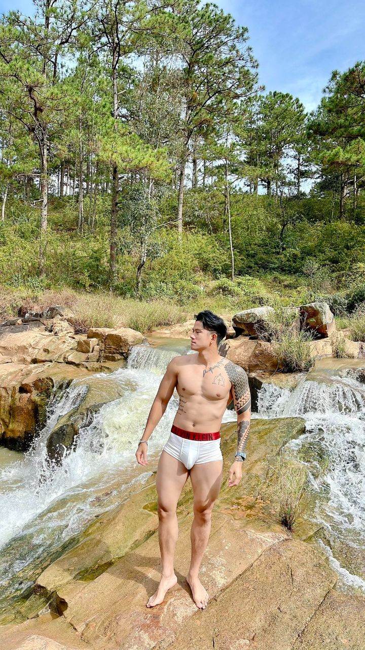 หนุ่มเพื่อนบ้าน จากเวียดนาม.