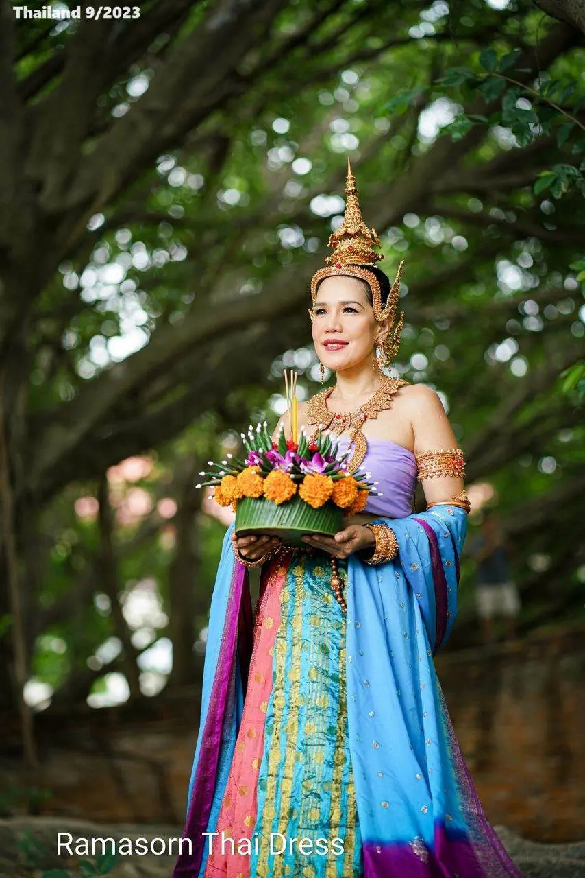 Thai Lady and Loy Krathong Festival 🇹🇭