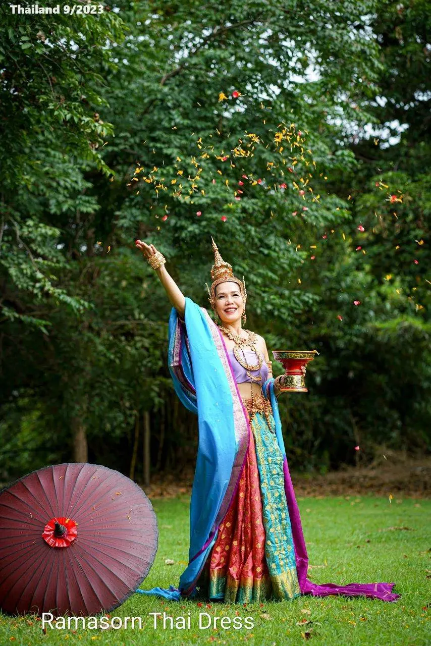 Thai Lady and Loy Krathong Festival 🇹🇭