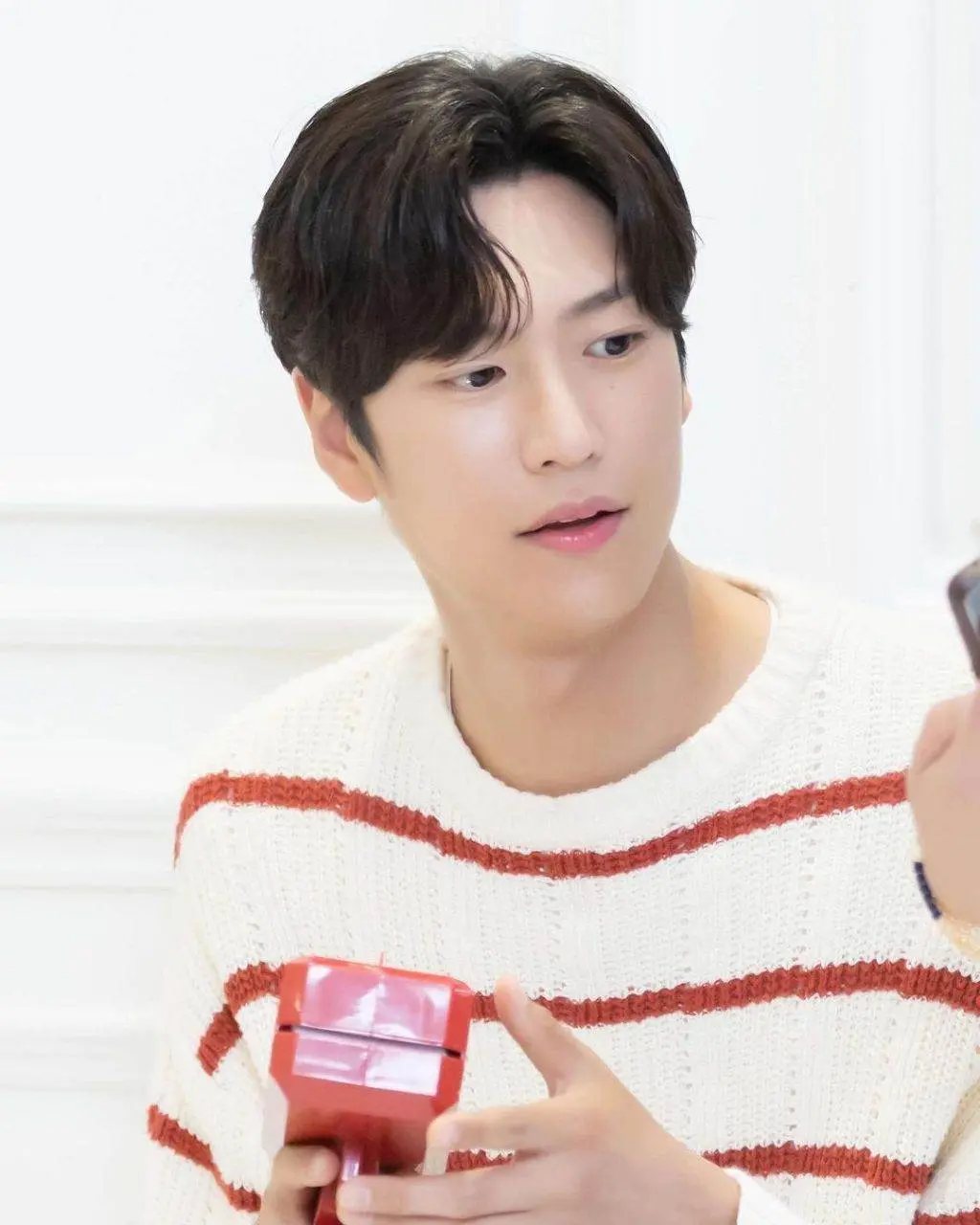 นาอินอู หนุ่มฮอตแห่งปี สุดโด่งดัง