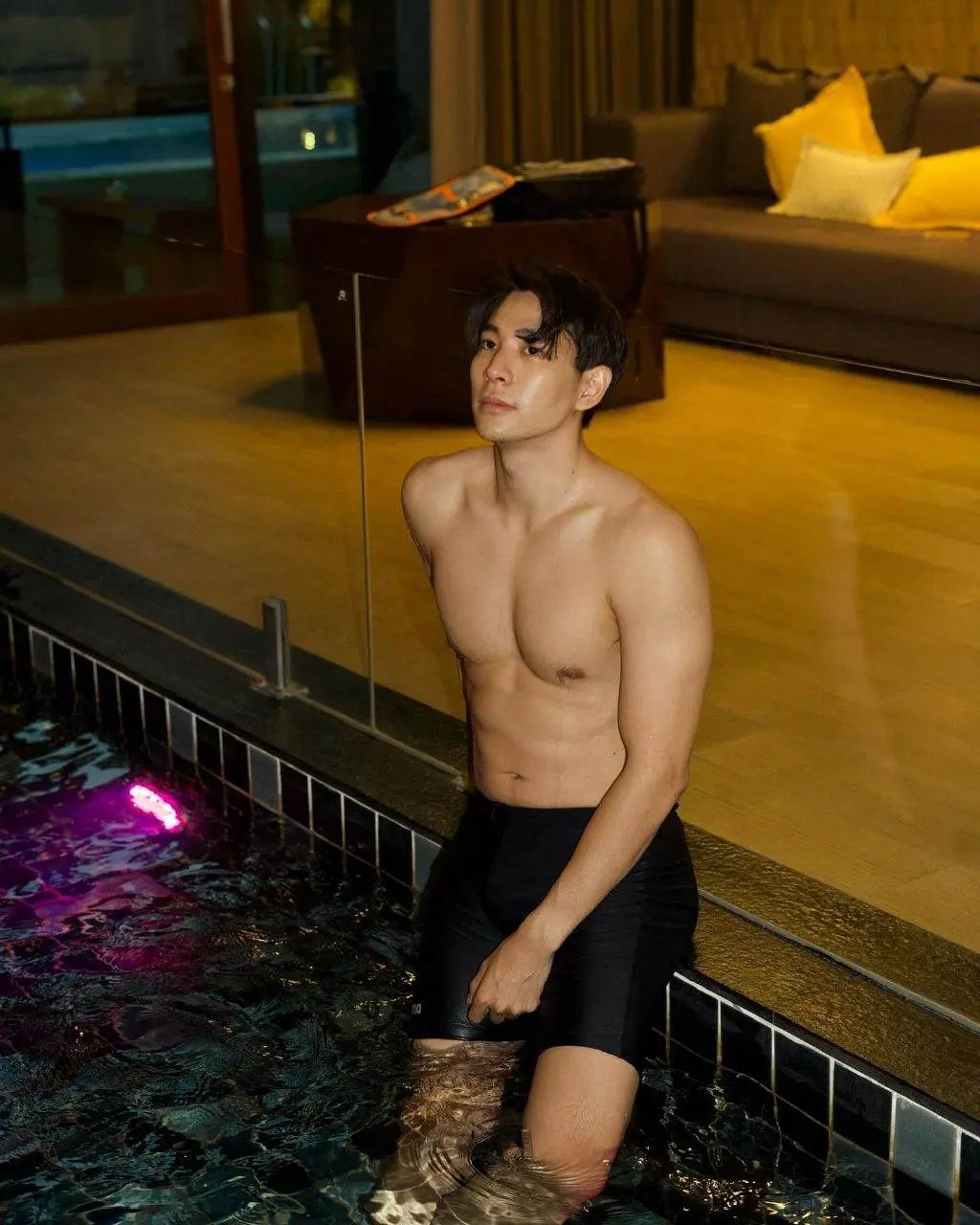 ดาราพาเพลิน