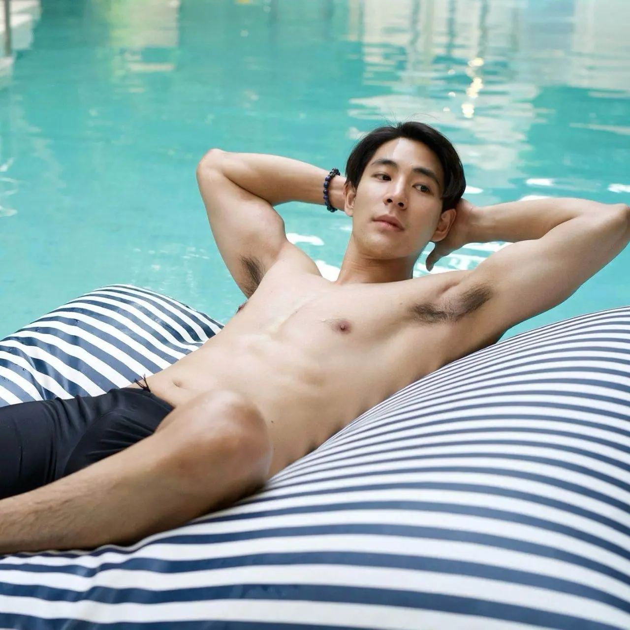 ดาราพาเพลิน