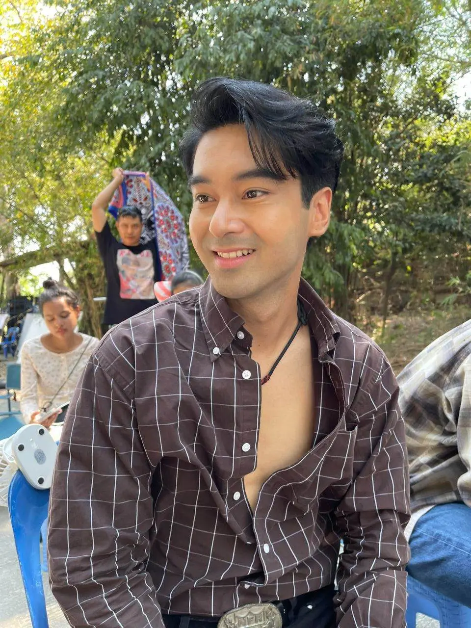 ดาราพาเพลิน