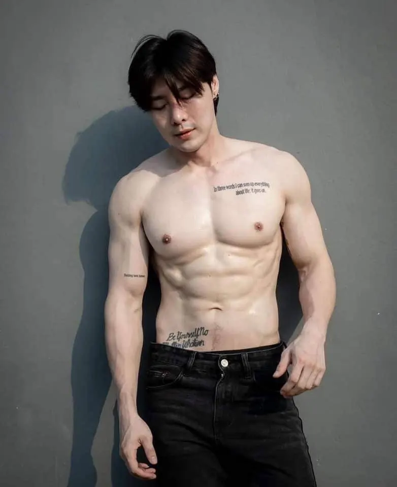 ถอดโชว์เรือนร่าง 2876