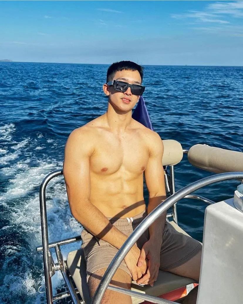 ถอดโชว์เรือนร่าง 2876