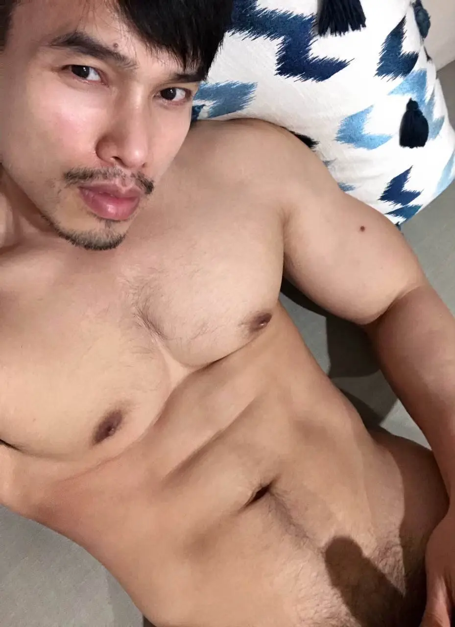 คนเดียวกลางทะเล.