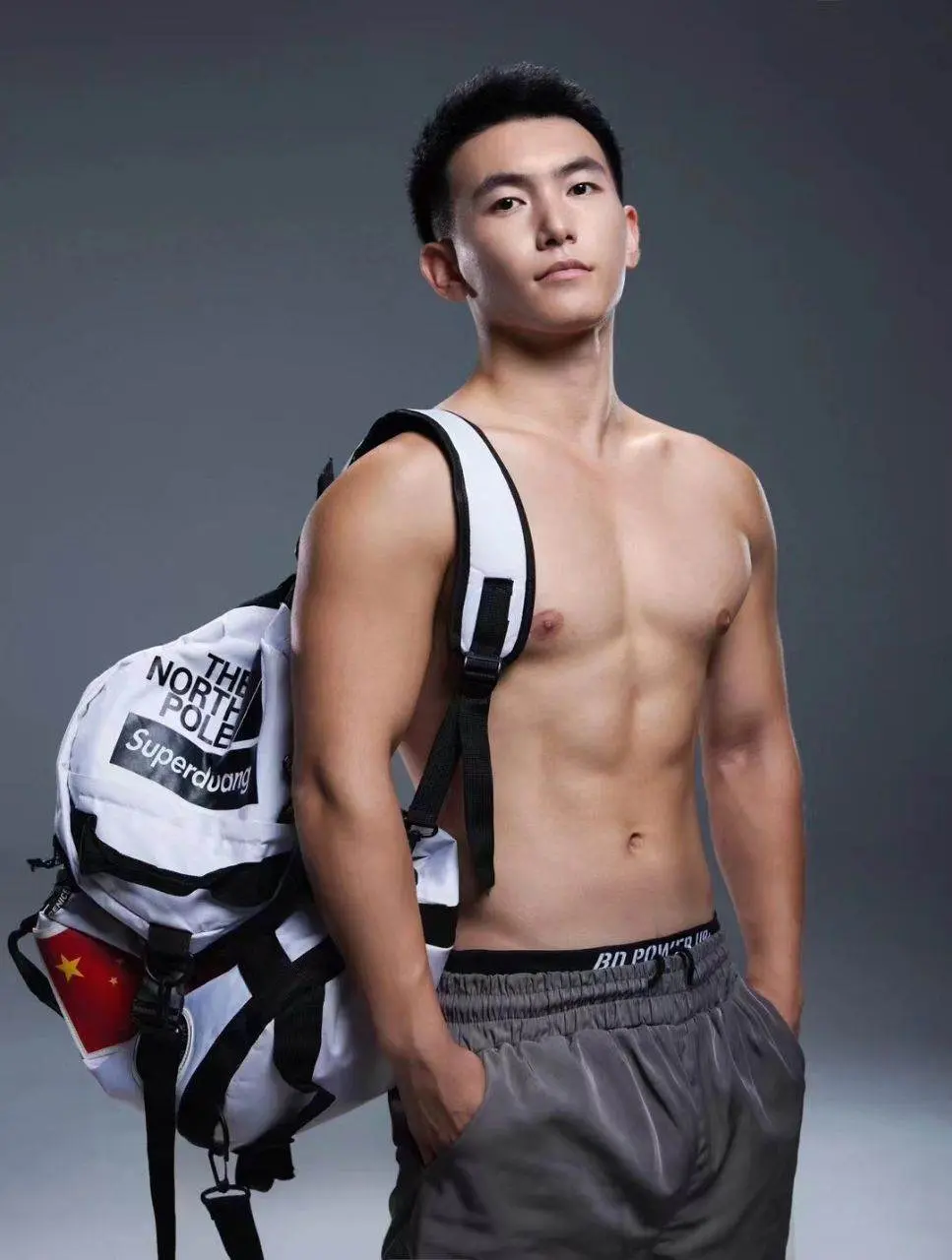 ถอดโชว์เรือนร่าง 2880