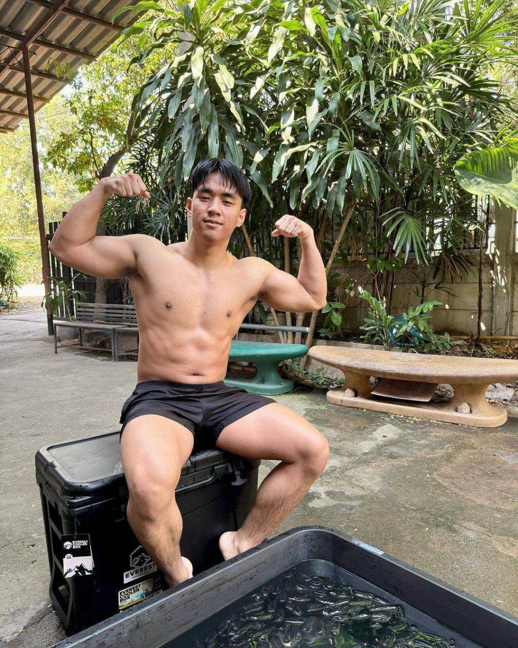 ฉ่ำน้ำแตกหมดตัว