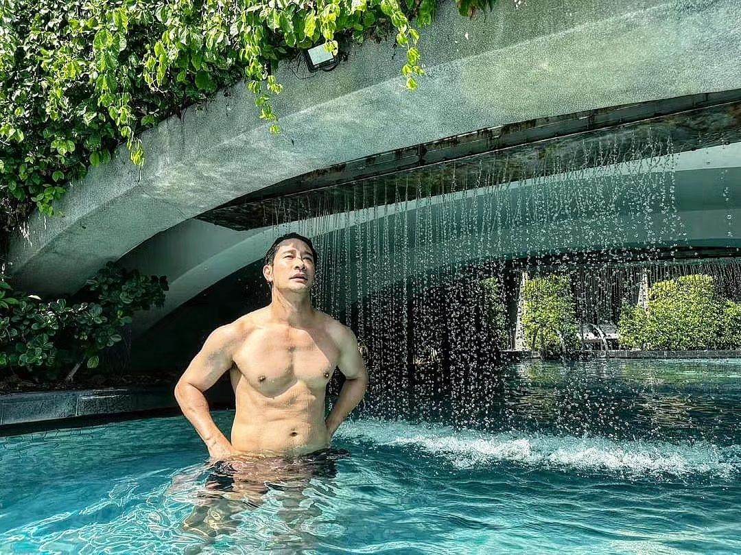 ฉ่ำน้ำแตกหมดตัว