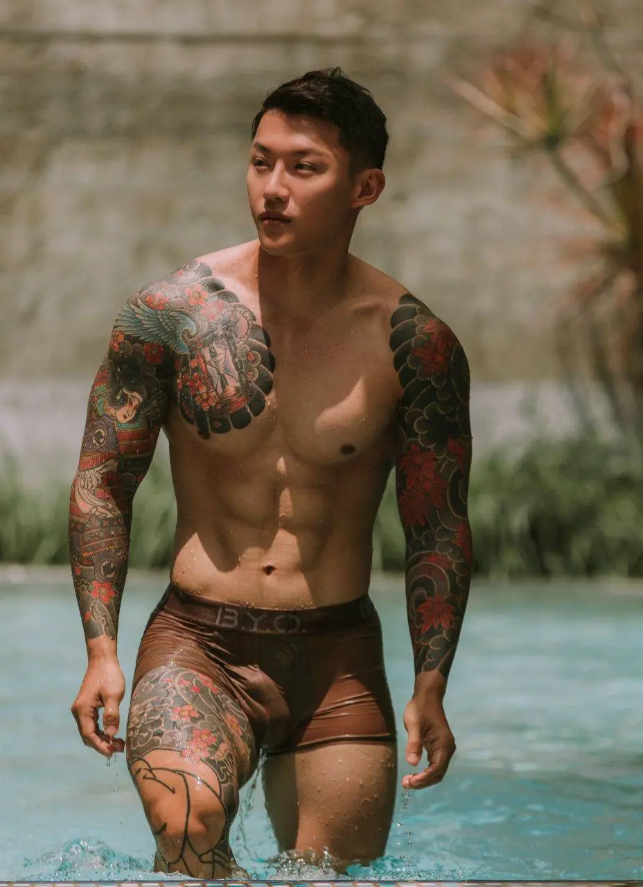 อยู่บ้านเดทกับหญิง มาไทยรับบทเป็น gay.รุก.
