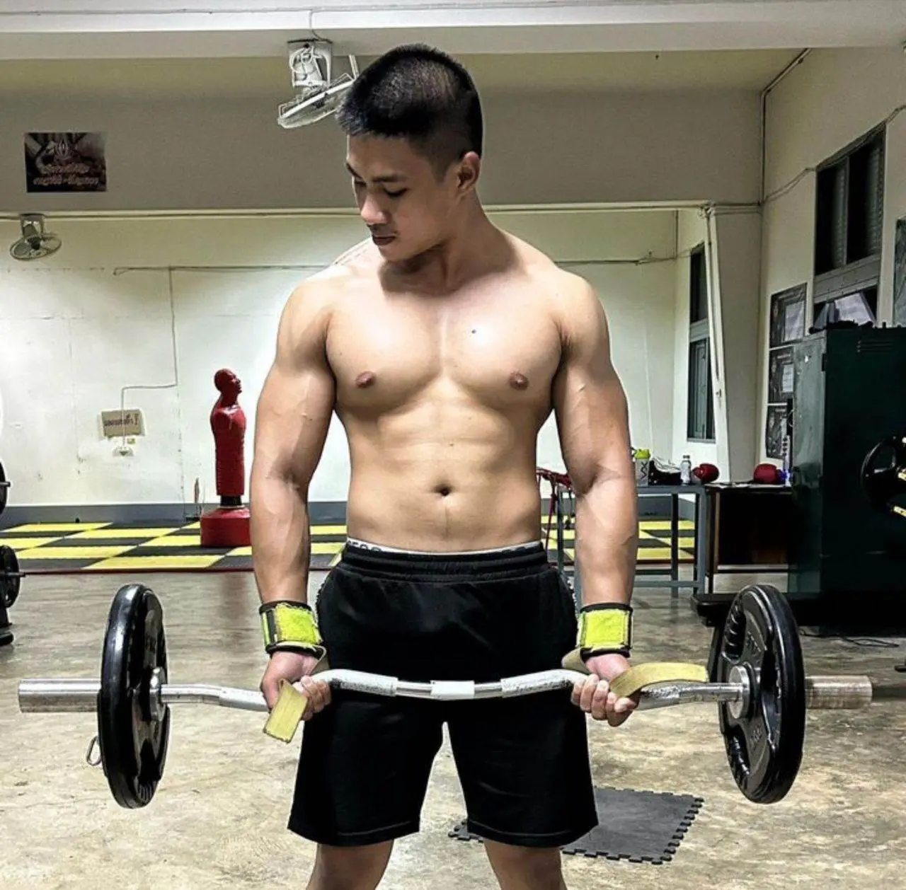 หล่อหุ่นหมี ทบ. ค่ายเชียงใหม่ แม่ริม