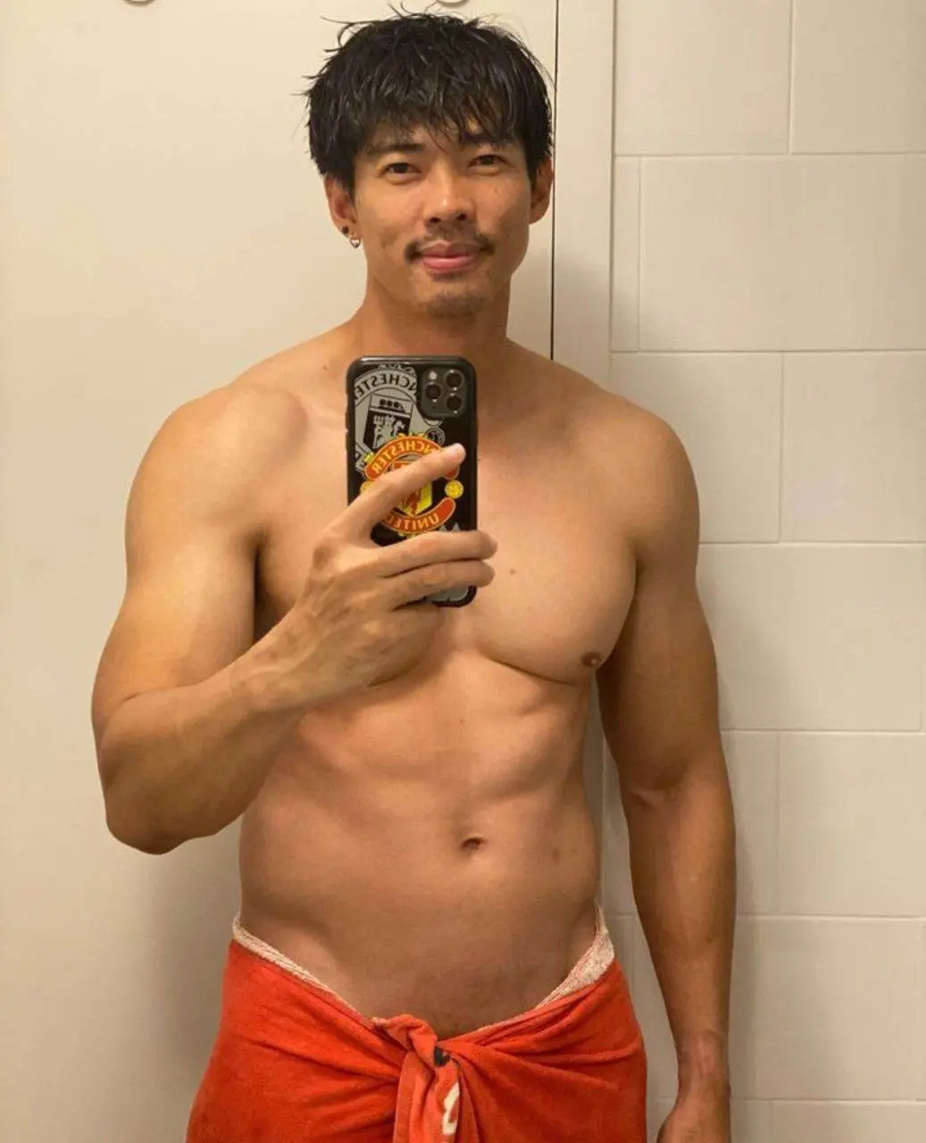 เกือบได้เป็นพระเอกช่อง 3. แต่ดันมาเป็นนายแบบ ( พี่แจ็ค  )