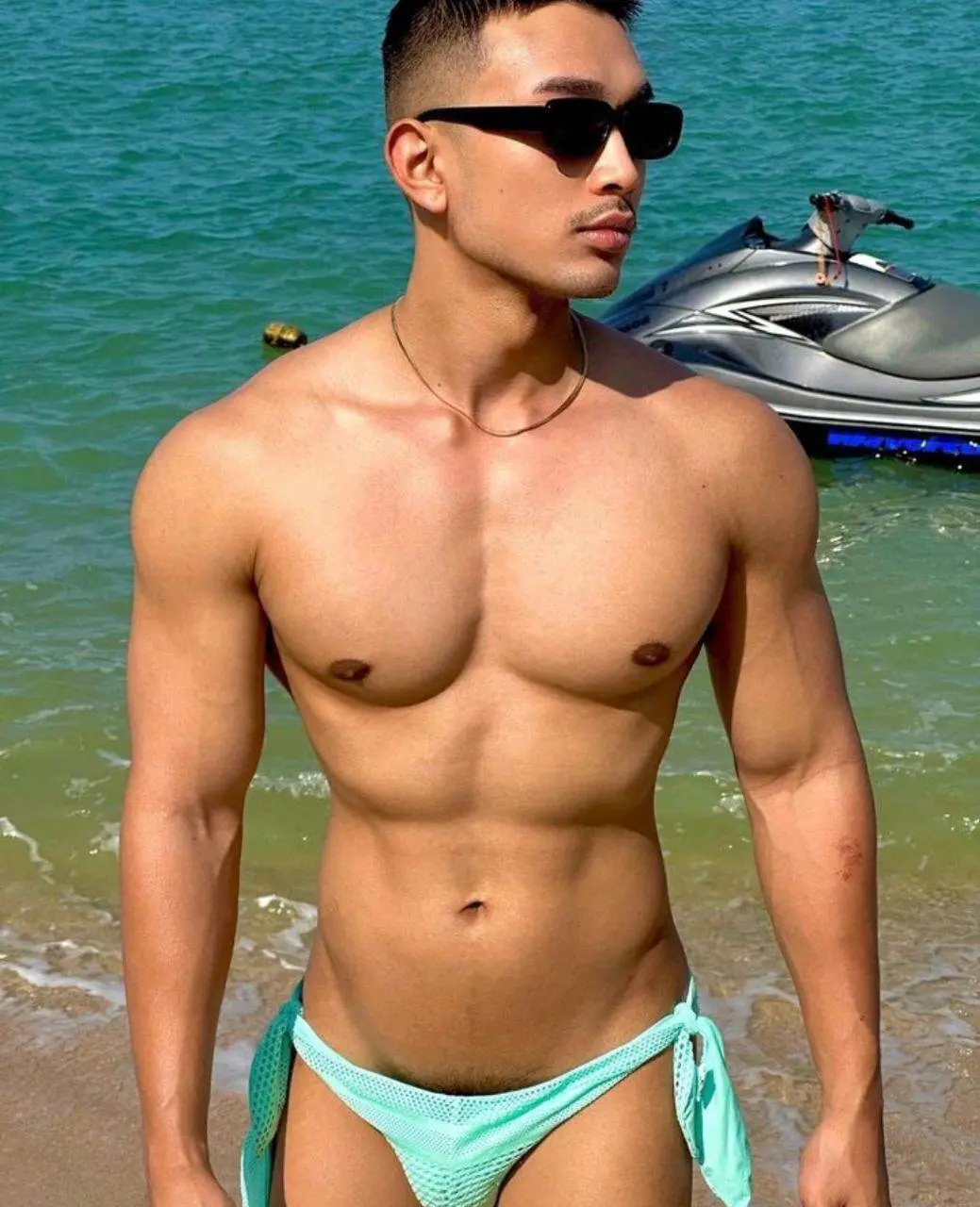 หล่อผิวแทนคมดี ณ.เชียงราย.