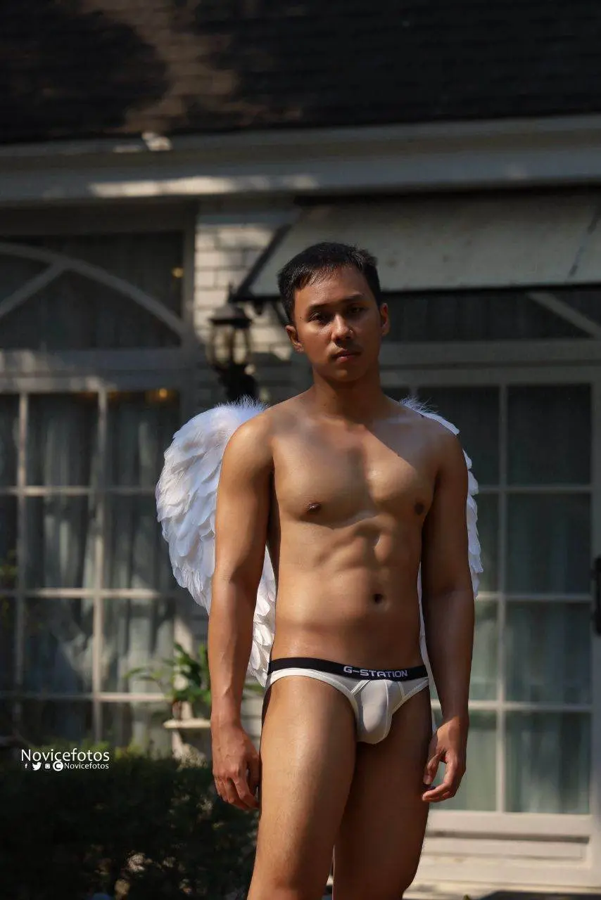 หนุ่มไทย ฟิวกามเทพ ปีกสีขาว