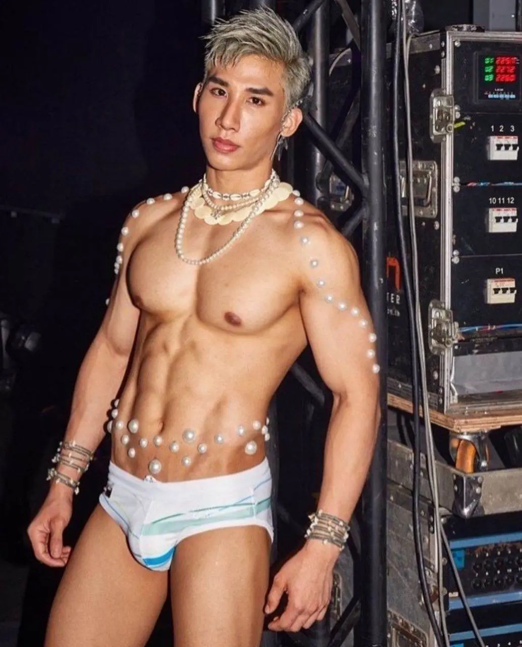 หนุ่มฮอต ห้วยขวางส่งประกวด ig/supercoatboy.