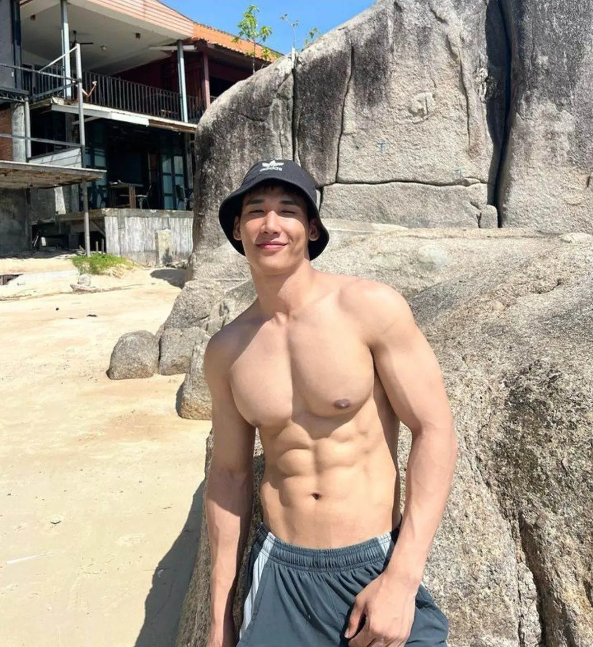 หนุ่มฮอต ห้วยขวางส่งประกวด ig/supercoatboy.