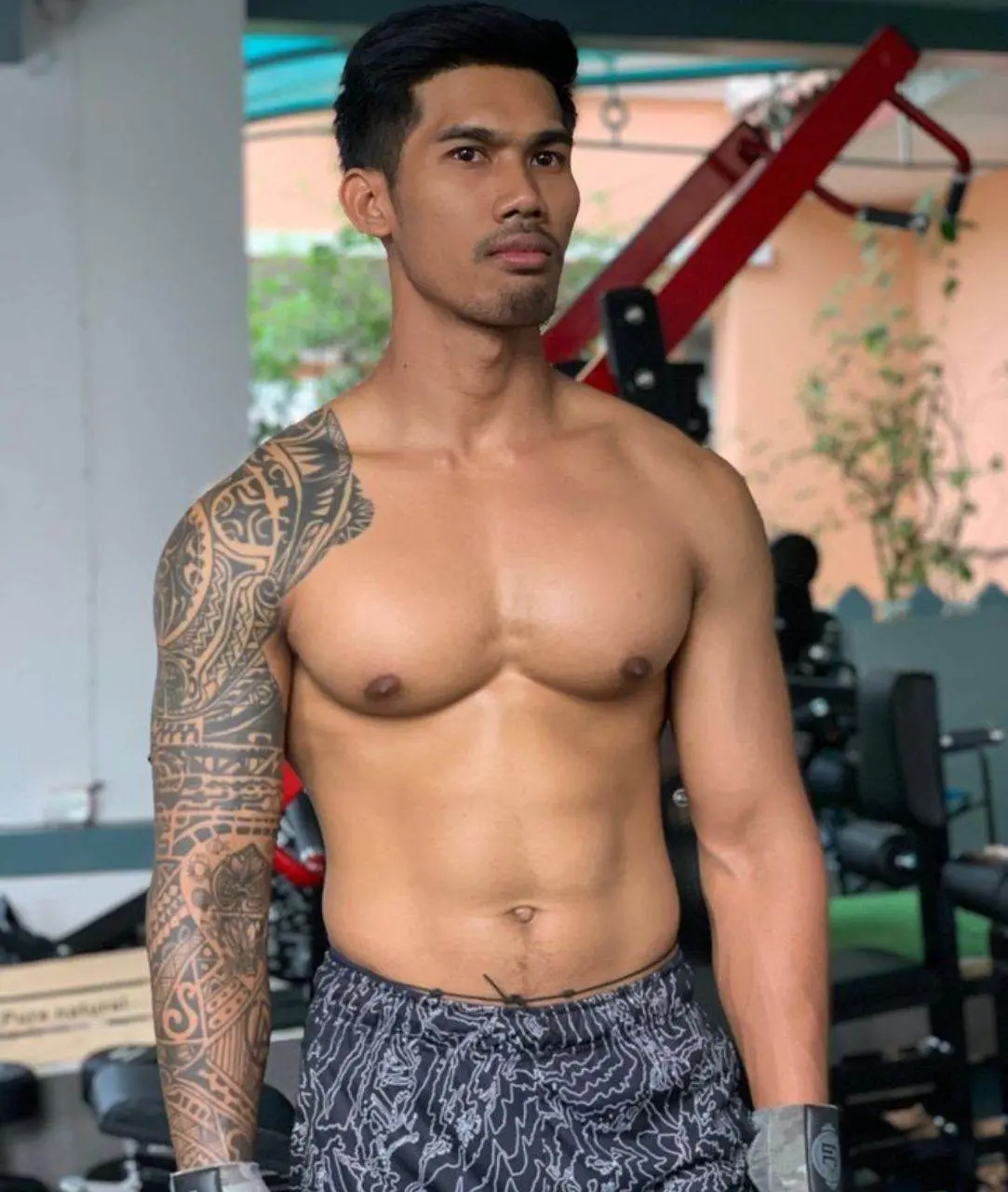 พ่อขุนแผนแสนสะท้าน
