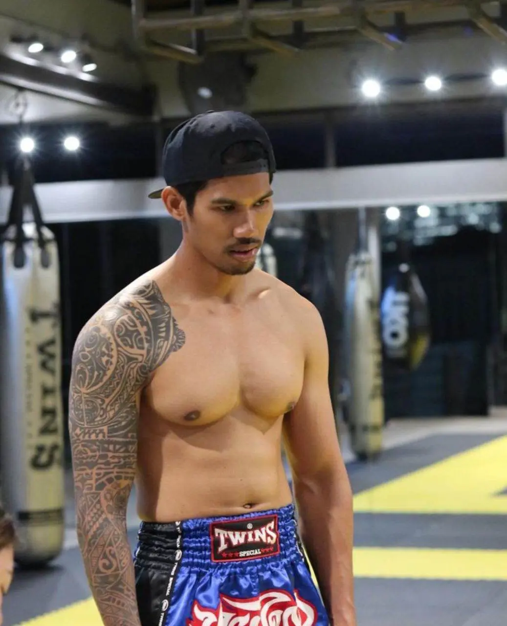 พ่อขุนแผนแสนสะท้าน