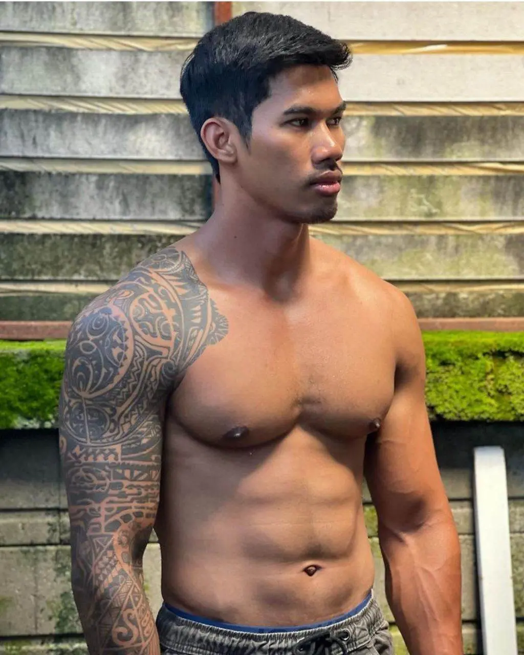 พ่อขุนแผนแสนสะท้าน