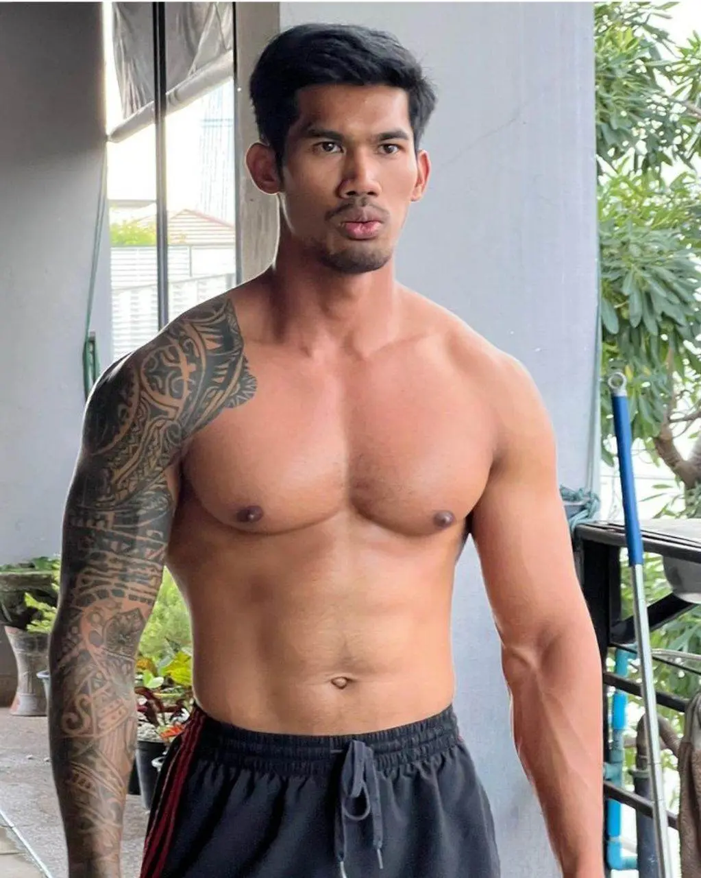 พ่อขุนแผนแสนสะท้าน