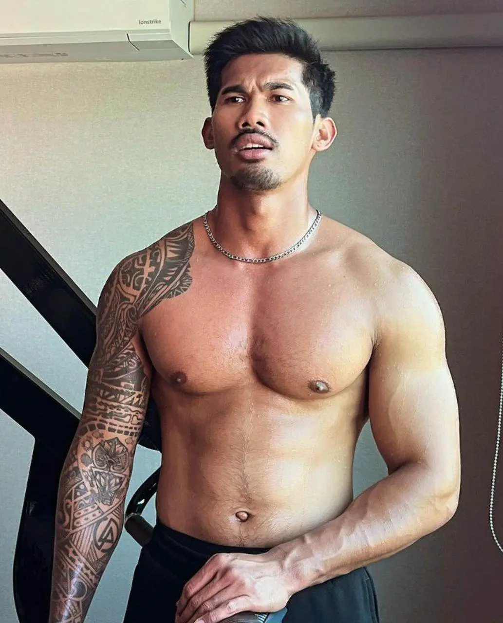 พ่อขุนแผนแสนสะท้าน