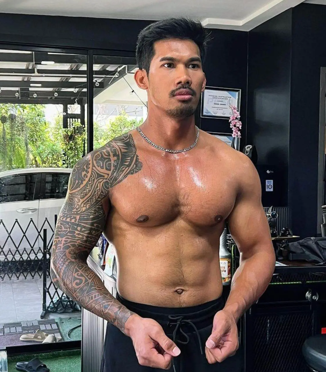 พ่อขุนแผนแสนสะท้าน