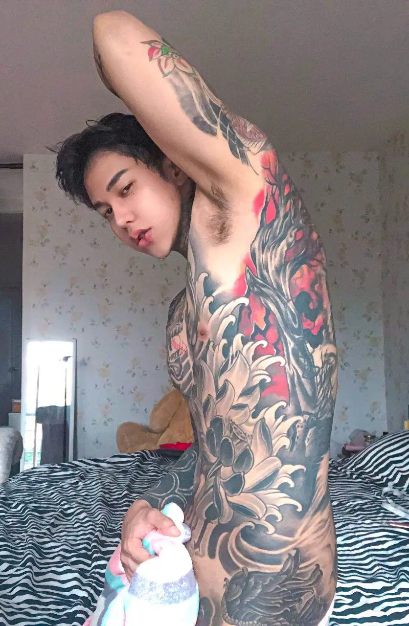 หนุ่มโคโยตี้บอย แยกเหม่งจ๋าย.