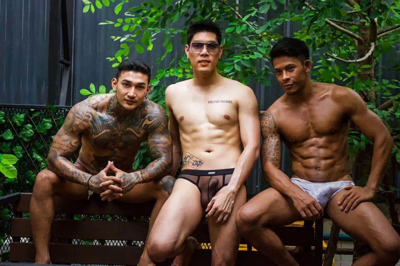 ฟินบนเตียง พี่เฟิสท์ รับเป็นรับ หนังX คลิปเสวทุกงาน.