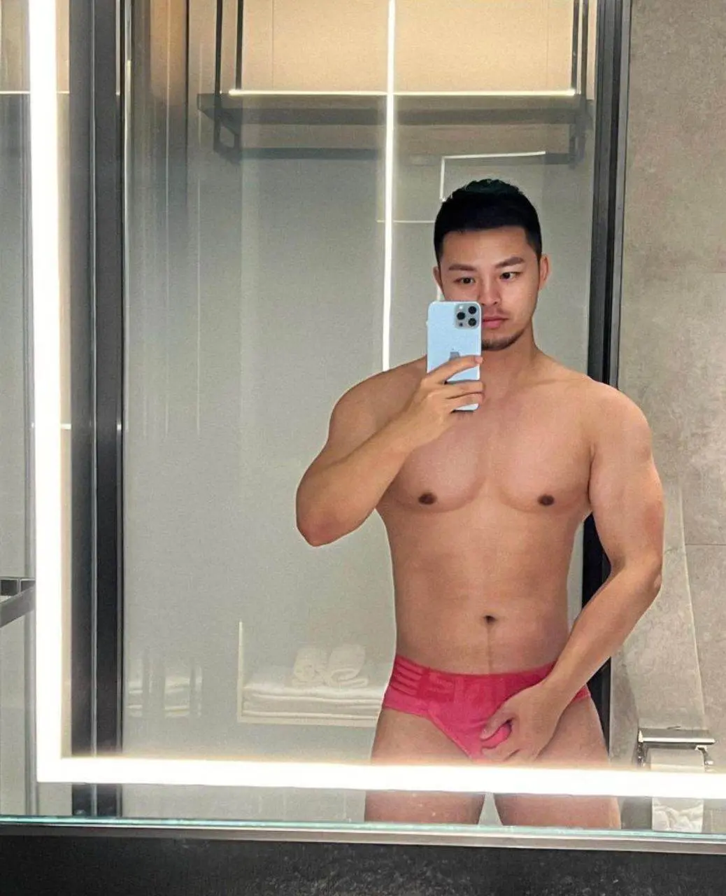 หล่อจาก สิงคโปร์