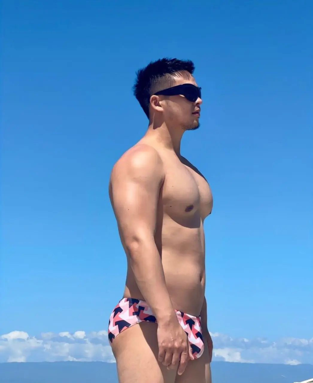 หล่อจาก สิงคโปร์