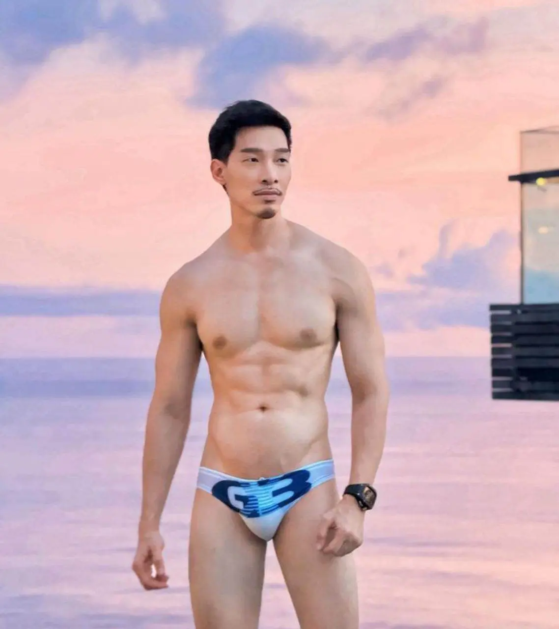 หล่อจาก สิงคโปร์