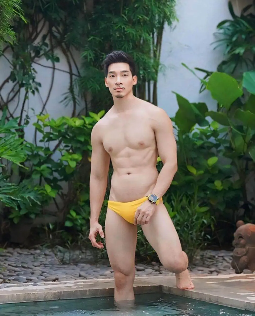 หล่อจาก สิงคโปร์