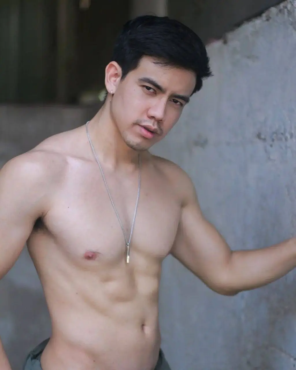 ลิ้นสั่นรอออออ