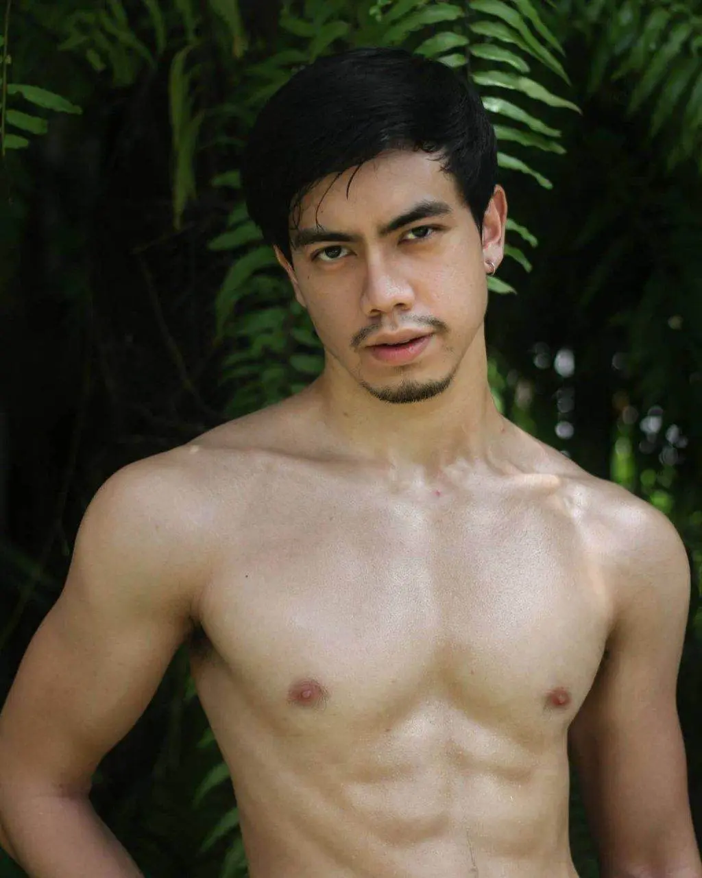 ลิ้นสั่นรอออออ