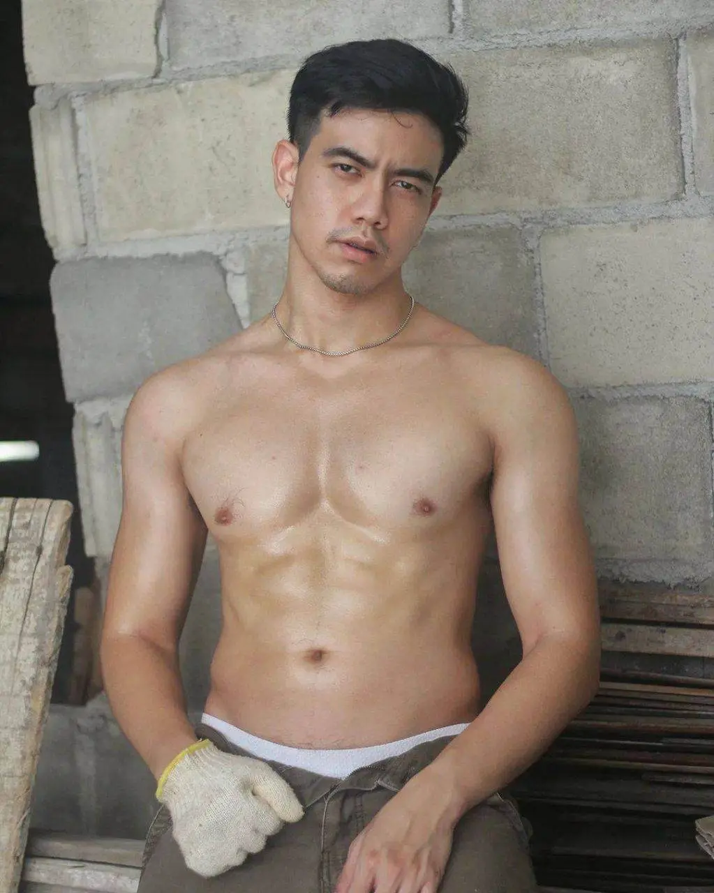 ลิ้นสั่นรอออออ