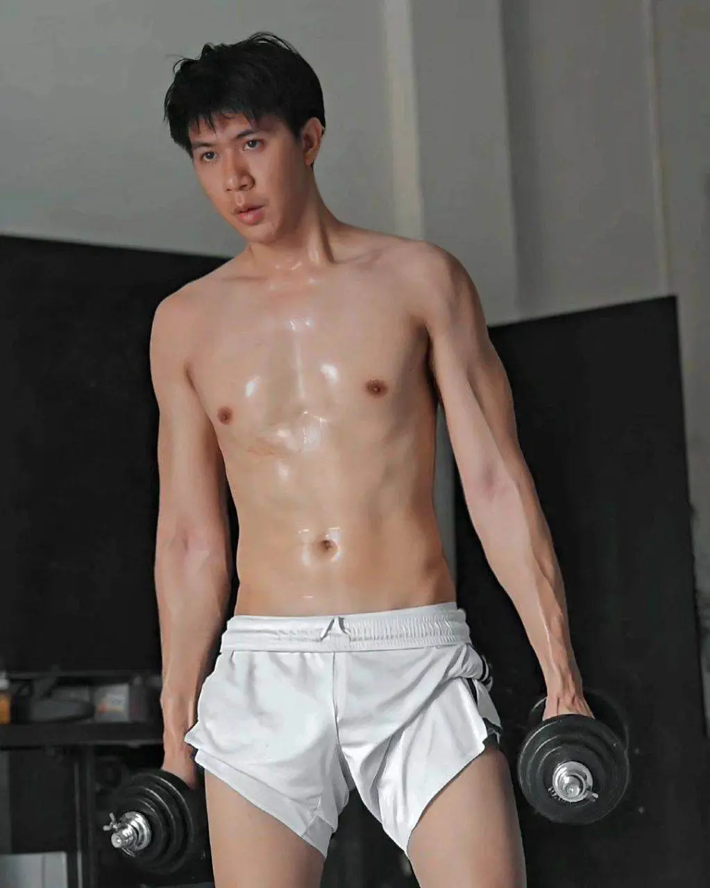 ลิ้นสั่นรอออออ