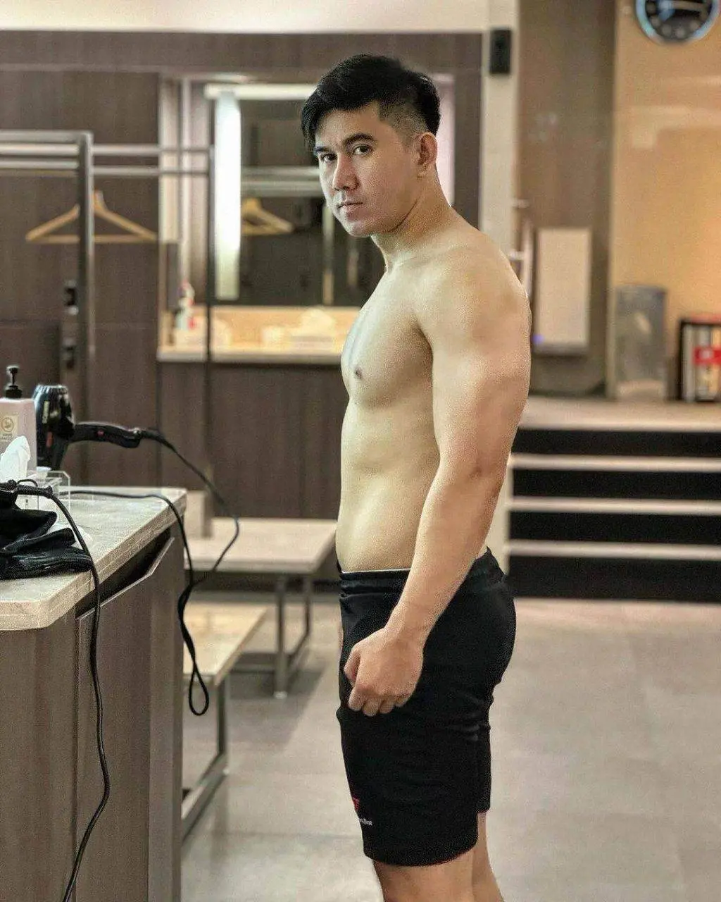 ลิ้นสั่นรอออออ