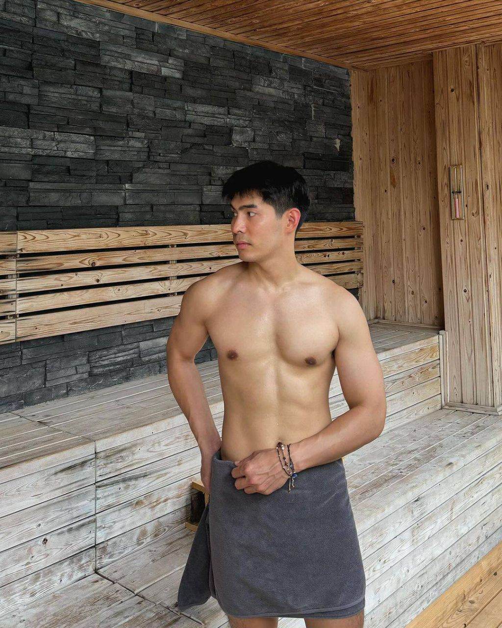 พร้อมยอมทุกท่าเพื่อพี่