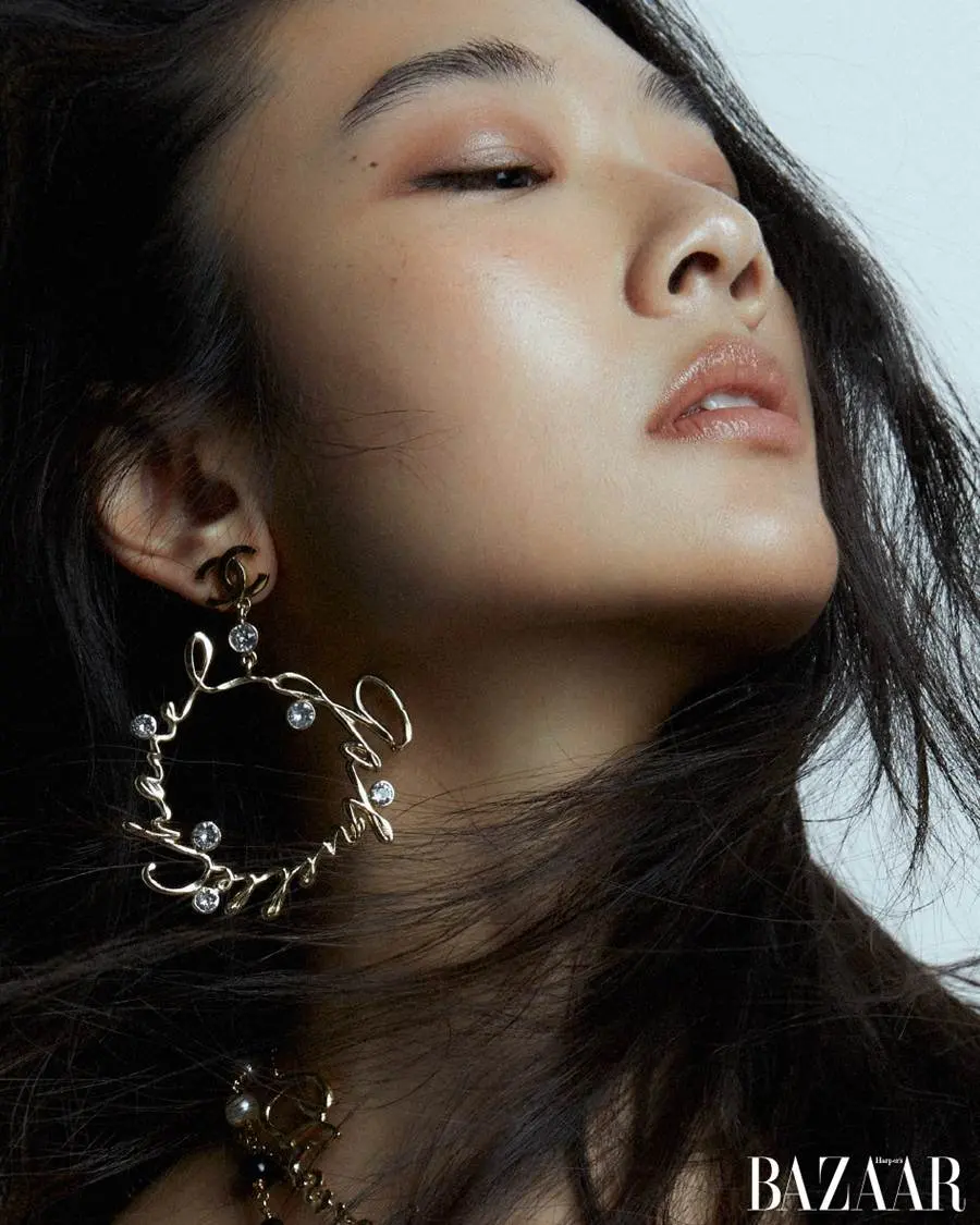 ออกแบบ ชุติมณฑน์ @ Harper's BAZAAR Thailand March 2024