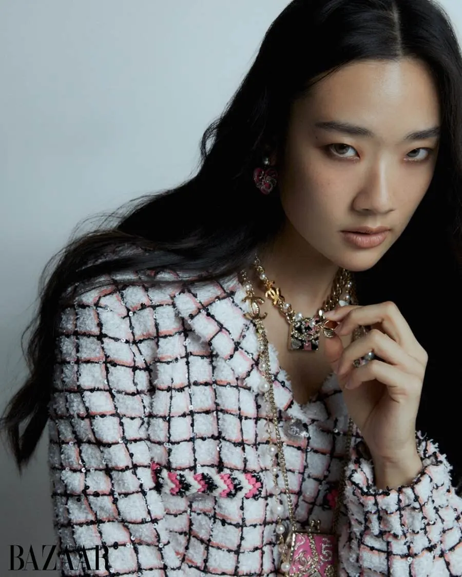 ออกแบบ ชุติมณฑน์ @ Harper's BAZAAR Thailand March 2024