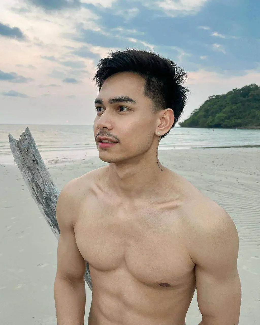 กล้ามกับโนมมม เลียแพล็บๆ