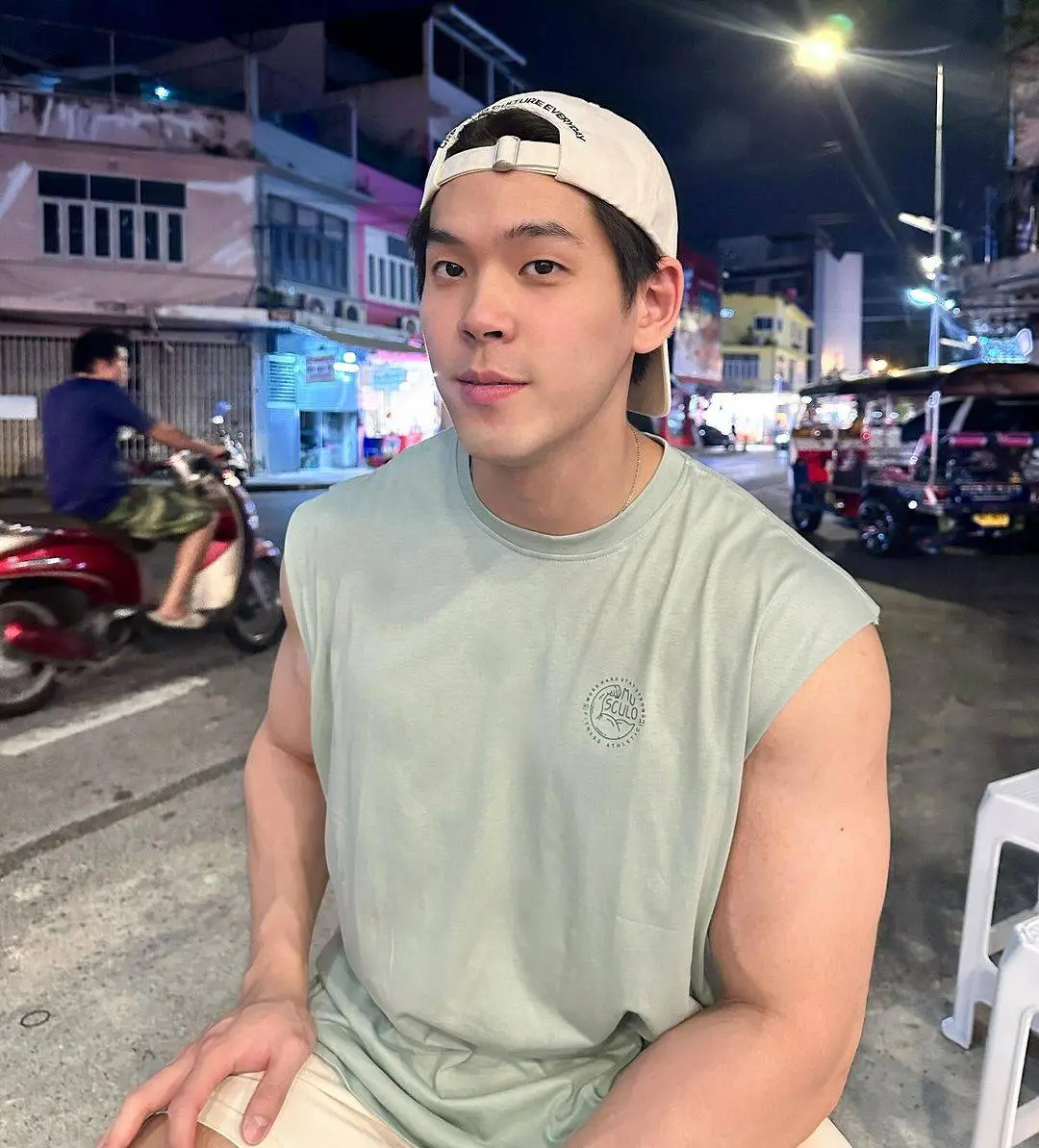 กล้ามกับโนมมม เลียแพล็บๆ