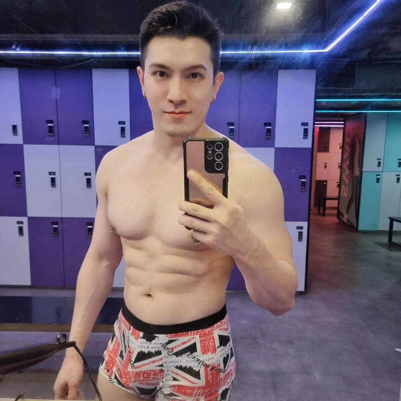 ขาว หล่อแห่งชาติ ฮ่องกง.