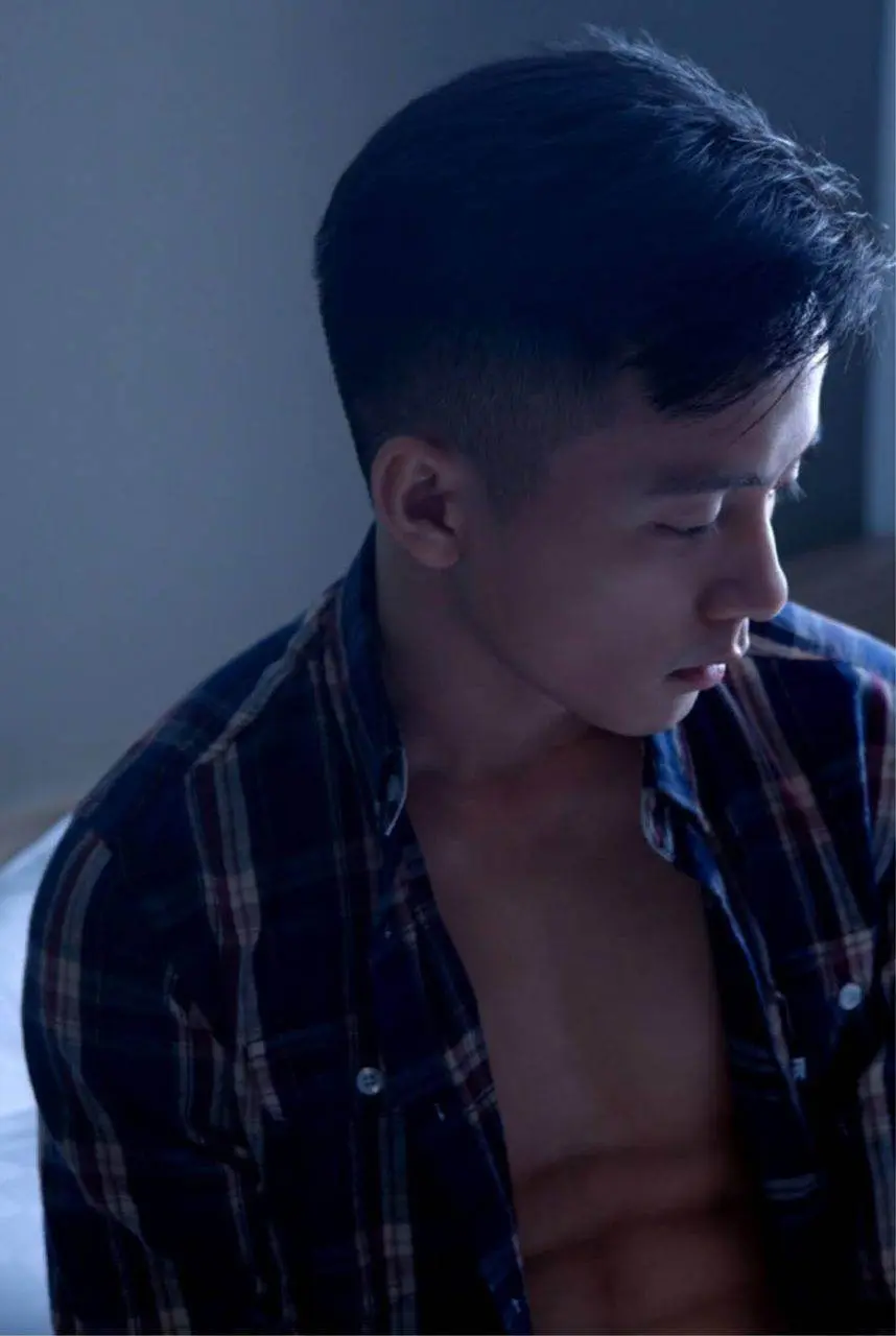 หนุ่มหล่อขึ้นปก 1192