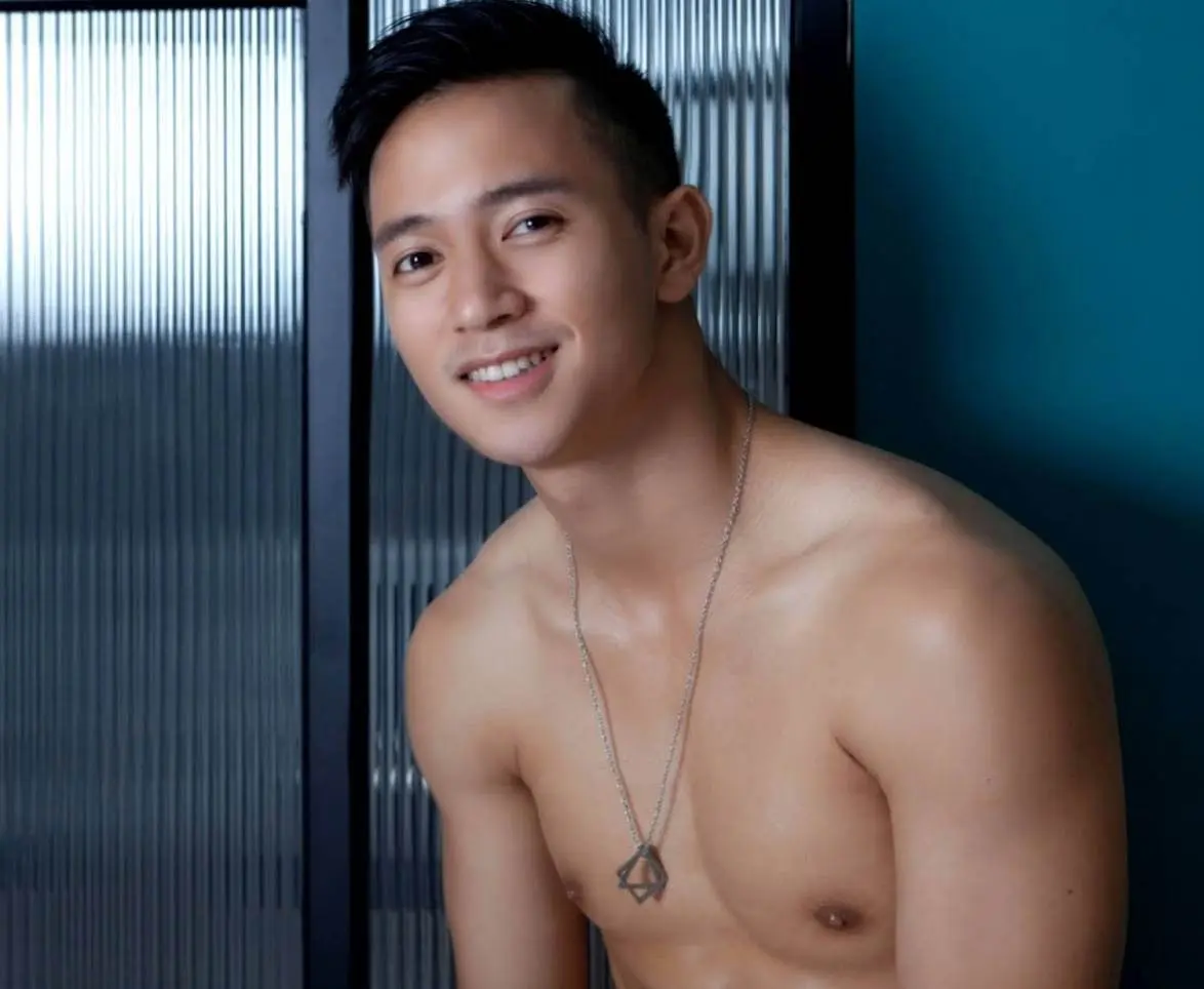 หนุ่มหล่อขึ้นปก 1192