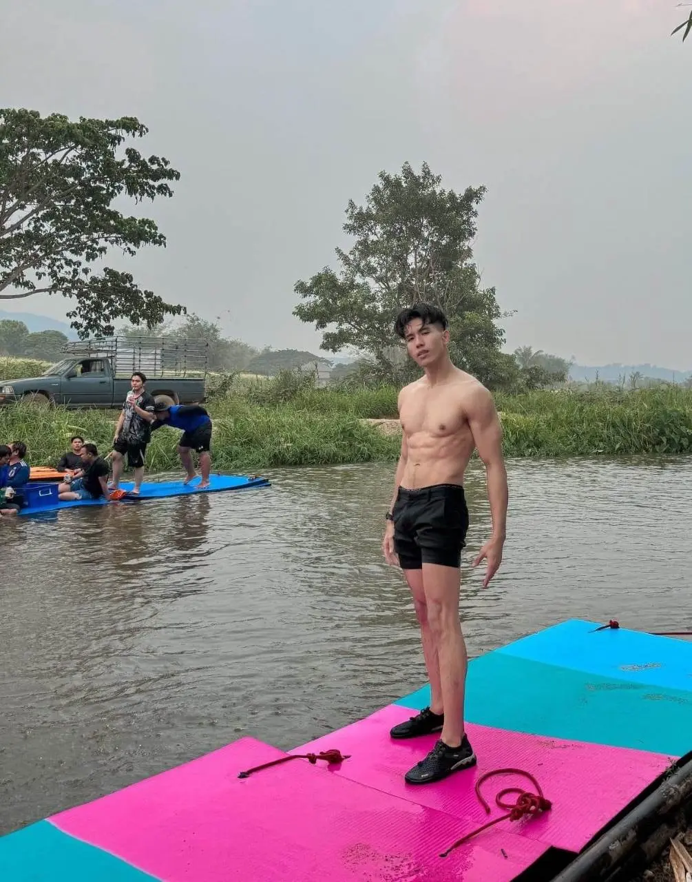 ถอดโชว์เรือนร่าง 2881