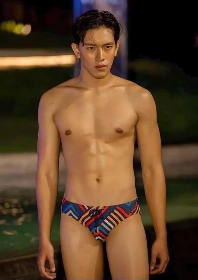 ถอดโชว์เรือนร่าง 2881