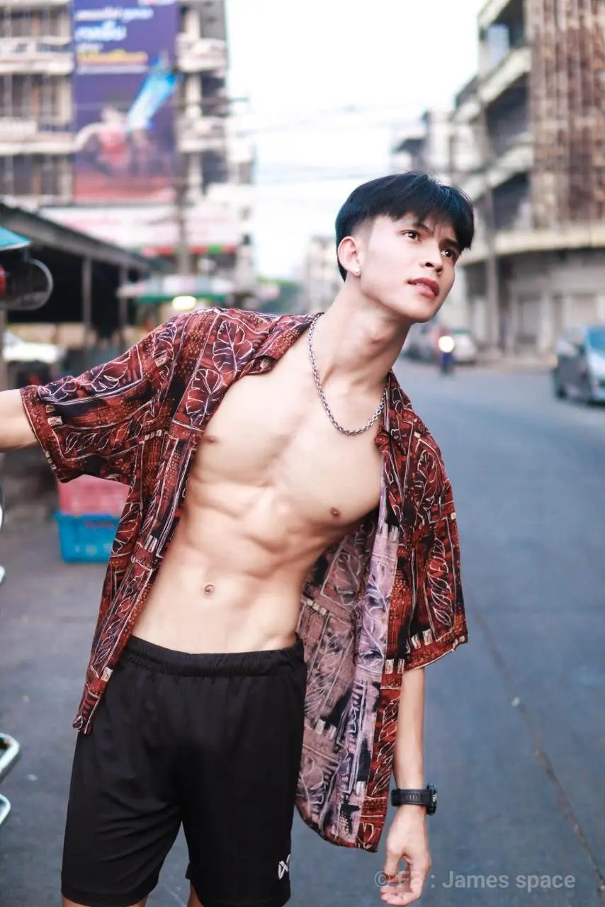 ถอดโชว์เรือนร่าง 2881